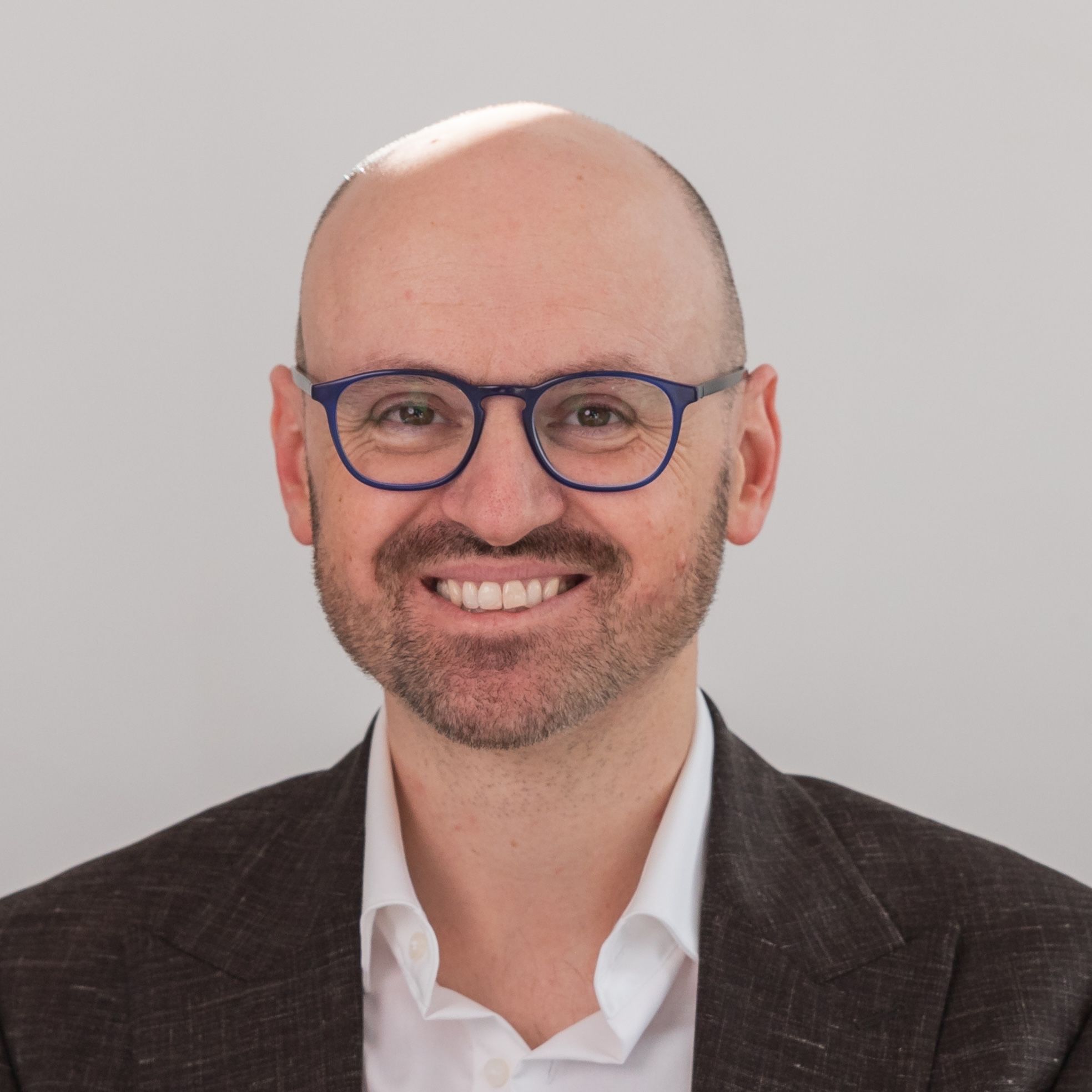 Dr Sam Holford, gynaecologist and advanced minimally invasive surgeon